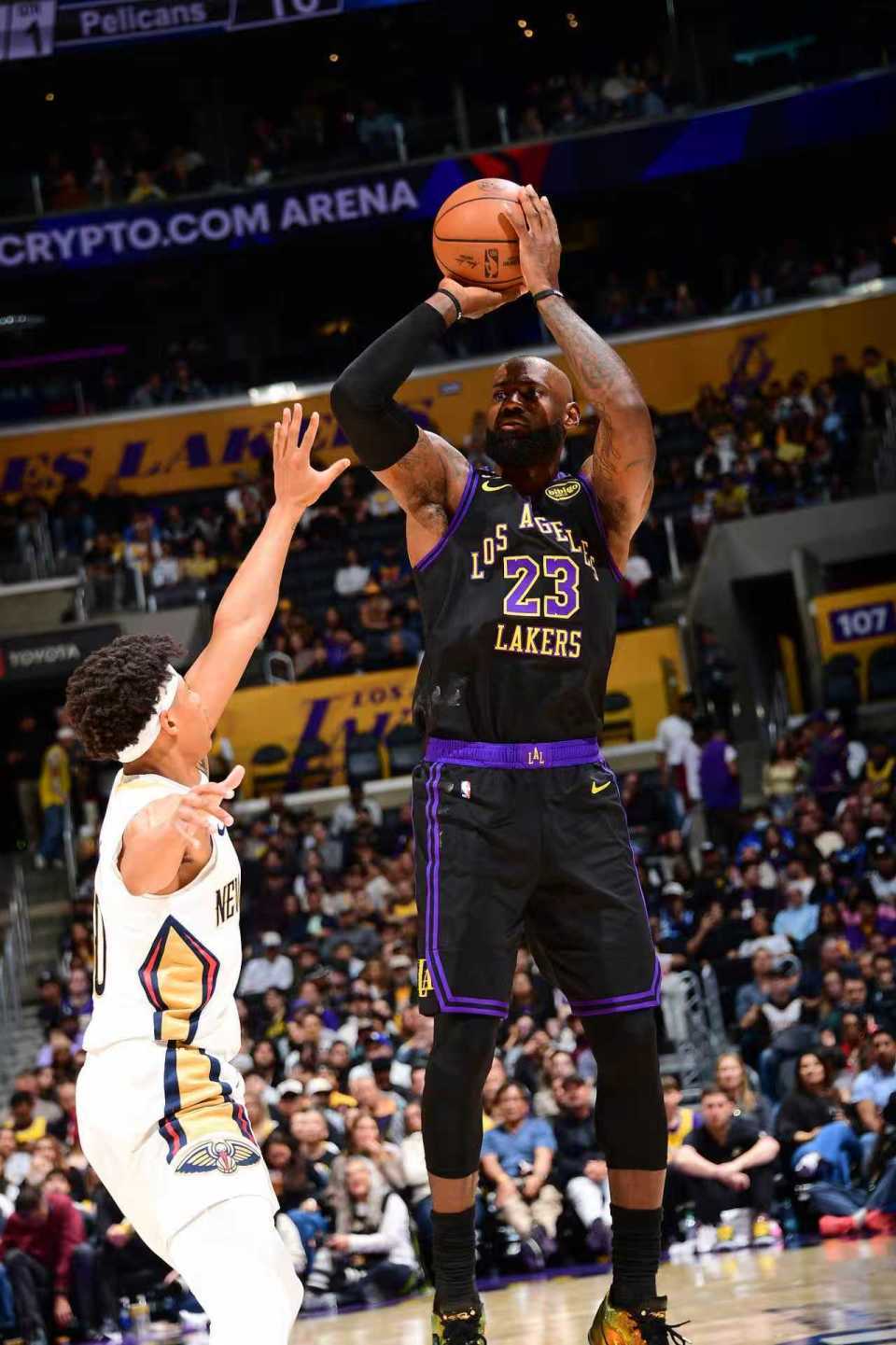 开云平台-15835球！詹姆斯21+7+7逼近贾巴尔纪录 战锡安10胜1负扮克星