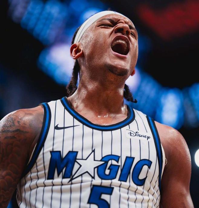 开云服务-班凯罗27+8+7力压83分先生，贝恩21分，魔术横扫热火豪取七连胜